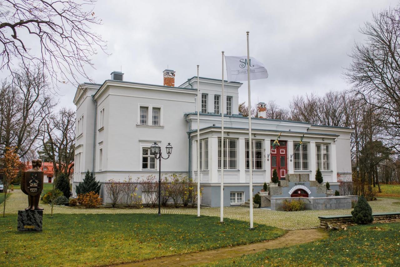Saka Manor Hotel Buitenkant foto