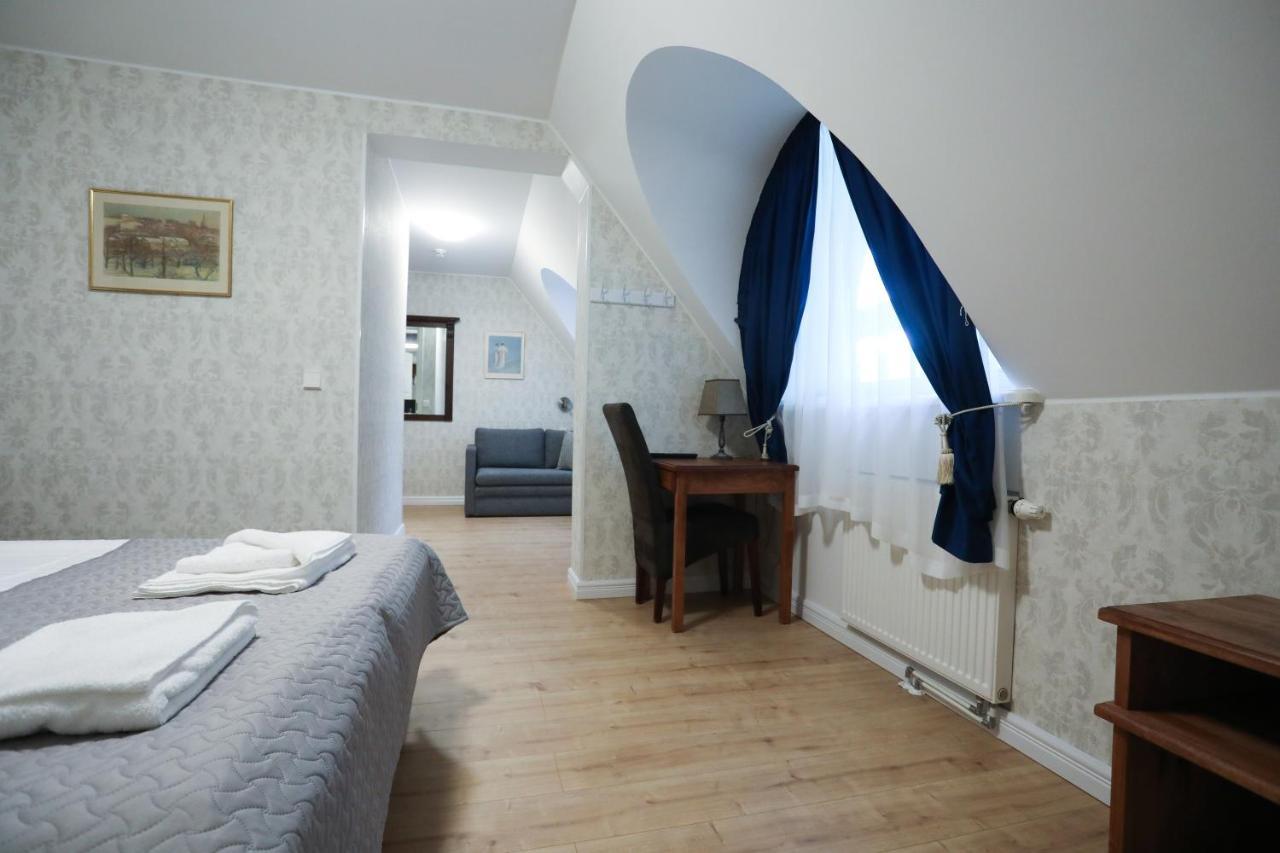 Saka Manor Hotel Buitenkant foto