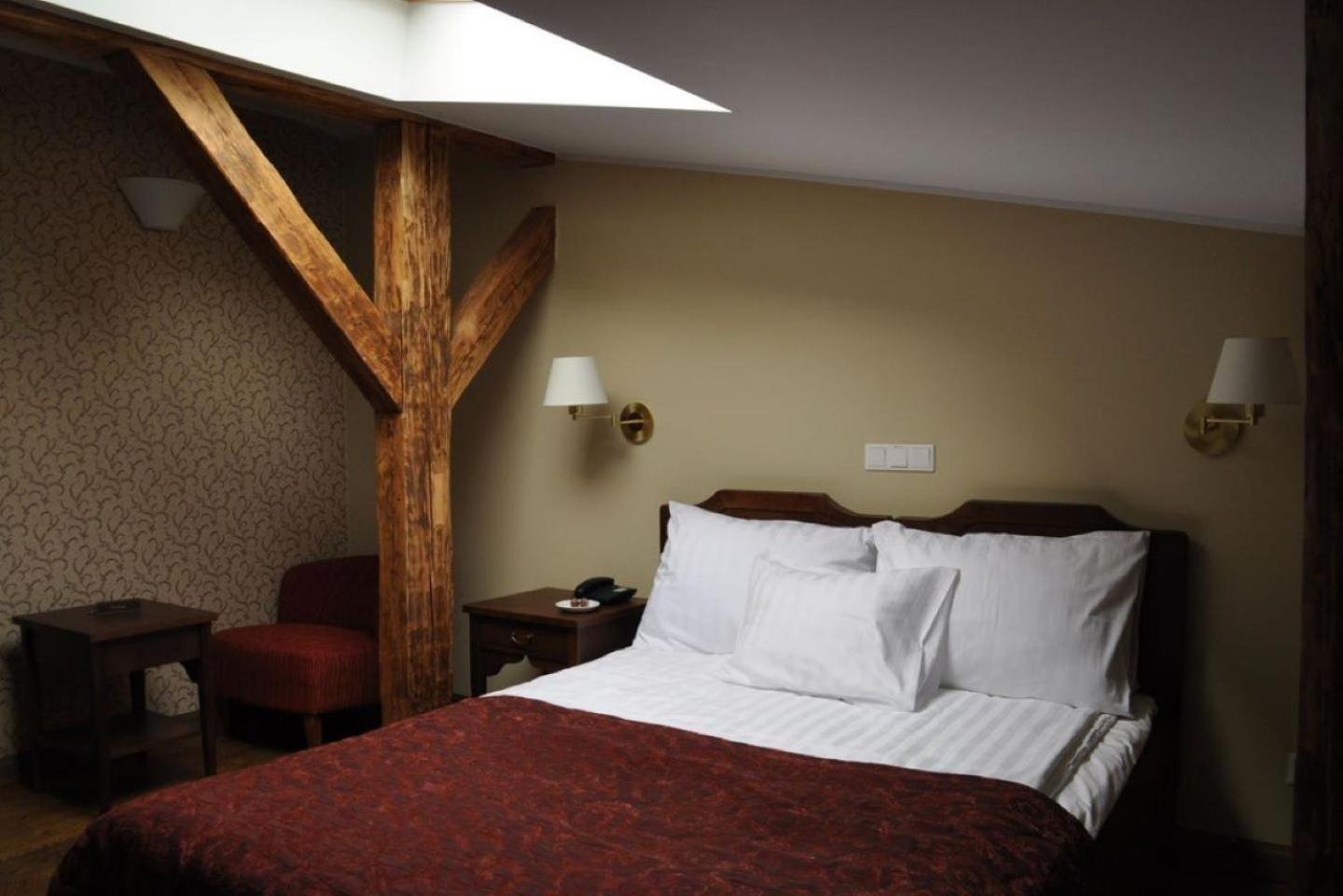 Saka Manor Hotel Buitenkant foto